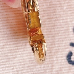 LOUIS VUITTON ブックル ドレイユ・ルイーズ　ロゴピアスの画像
