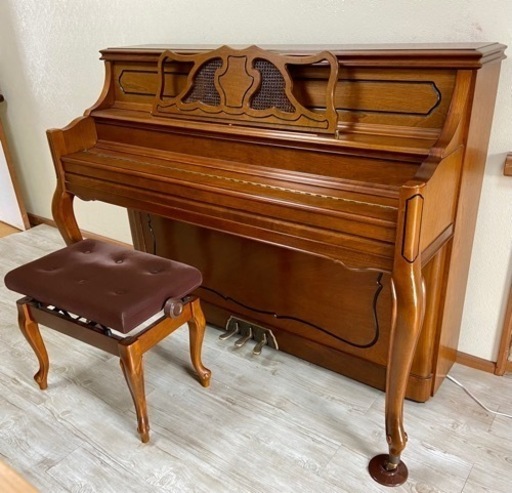 KAWAI アップライトピアノ　C-81F