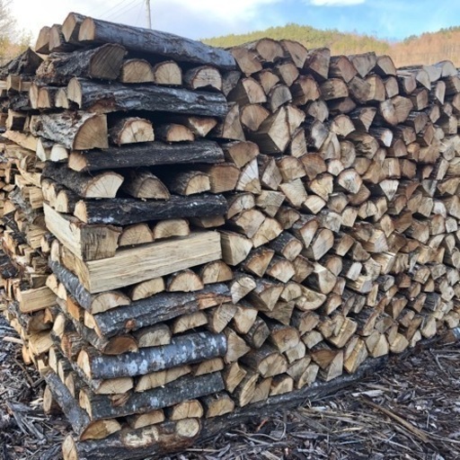 ナラ未乾燥薪38cm中割り軽トラック一杯分(焚き付けサービス付き)