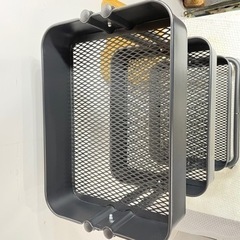 【値下げしました】IKEA(イケア) RASKOG(ロースコグ)ワゴンブラック/HOGSMA(ホーグスマ)竹製天板･まな板セット/キャスターワゴン/サイドテーブル/キッチンワゴン/収納/物入れ/シェルフ/外形寸法幅×45cm奥行×35cm高さ×78cm/単身/学生/新生活/引越し/自社便配送/直接引取り/福岡市/糸島市【JUN-PayPay】の画像