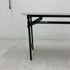 【無料で差し上げます】ジャンク品　折りたたみテーブル・会議机 ホワイト  （W1800×D450×H700）会議室,会議用,レンタルスペース,シェアオフィス,コワーキングスペースの画像