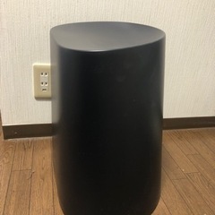 無印良品のおしゃれな椅子（ポリプロピレンスタッキーズツール、ダークグレー）の画像