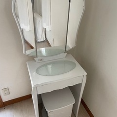 ホワイト　ドレッサー　三面鏡の画像