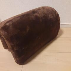 【受付中】クッション　椅子の背もたれにつけられるタイプの画像