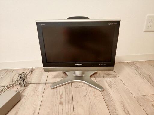 シャープ　アクオス　液晶テレビ　16インチ