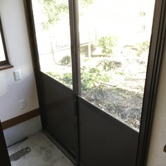 アルミサッシ鍵付き引き戸の画像