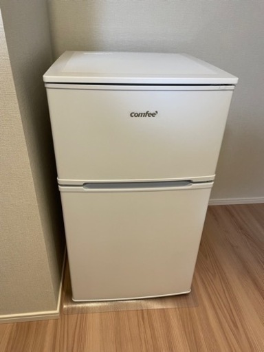 【新品 未使用 マット付】2023年製 COMFEE 冷蔵庫