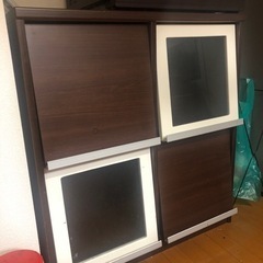 食器棚や多目的収納に