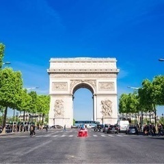 フランス語を教えてくれる先生を探してます...！