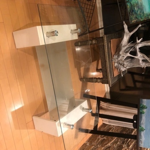 ガラステーブル