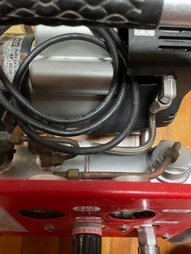 エアコンプレッサー　MAX AK-820
