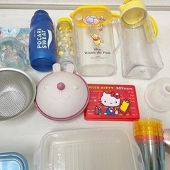 キッチン小物セット　ザルボウル　ボトル　タッパー等の画像