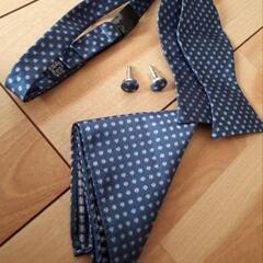 蝶ネクタイ、カフス、チーフ　まとめての画像