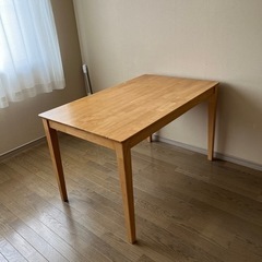 ダイニングテーブル