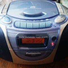 Panasonic製のラジカセです。