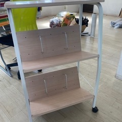 引越し処分★無料！便利な本棚★早い者勝ち