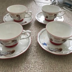 アリスの食器の画像