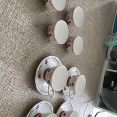 アリスの食器の画像