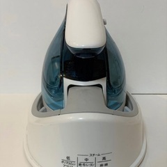 東芝 コードレススチームアイロン 美ラクルラクー(La・coo)　TA-FV410の画像