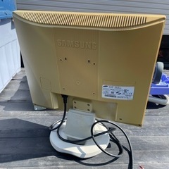 終了:古いモニターの画像