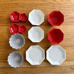 セリアのお正月食器5種10個