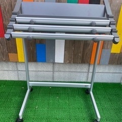 新聞紙3枚掛けラック　マガジンラック　業務用