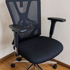 Ticovaのオフィスチェア  アームレスト調整や腰のランバーサ...