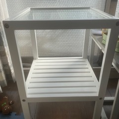 サイドテーブル