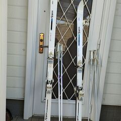 スキー板１８０ｃｍ＋ストック・スキー板１６５ｃｍ＋ストック差し上げます