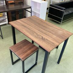【お取引中】シンプルな木製のダイニングテーブルと椅子のセット★5996★の画像