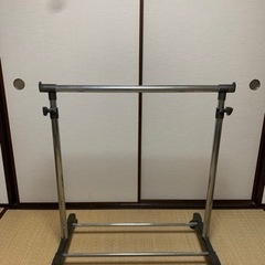 【急募】ハンガーラック　1台300円の画像
