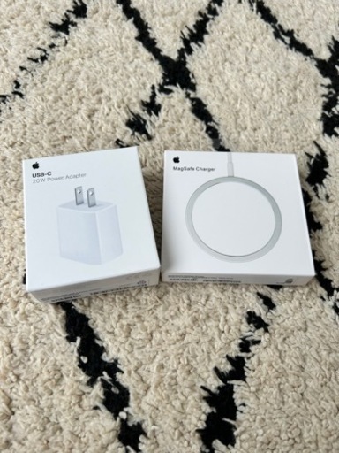新品未開封　Apple互換品　MagSafe充電器　Qi対応　置くだけ充電です。