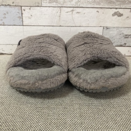 【値下げ❗8,000円→5,000円✨️】UGG(アグ)ウィメンズ ムートン スリッパ サンダル   メタルフラック 24cm