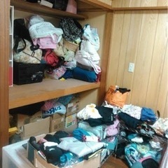 処分に困っている不要な服、雑貨お譲り下さい🙇