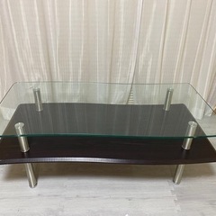 ガラスローテーブルの画像