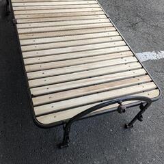 取引中　折りたたみベッド