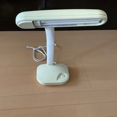 ちょっと古い蛍光灯スタンド