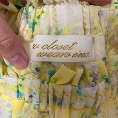 【美品】wcloset ひざ丈スカート 黄色花柄の画像