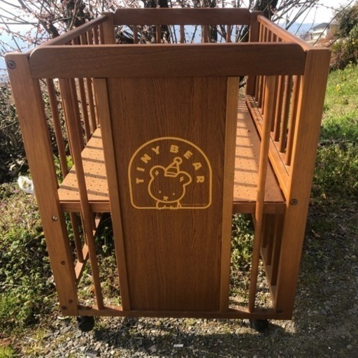 木製ベビーベッド