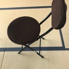 折畳テーブル、椅子、物干竿、突張棒の画像