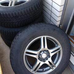 スタッドレスタイヤ　215/70R16