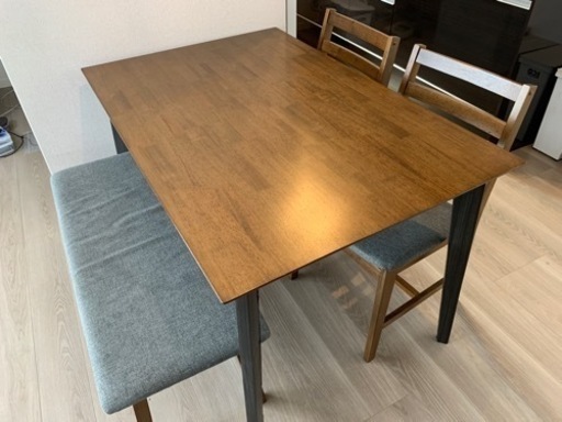 木製ダイニングテーブル