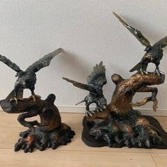 鷹の置物