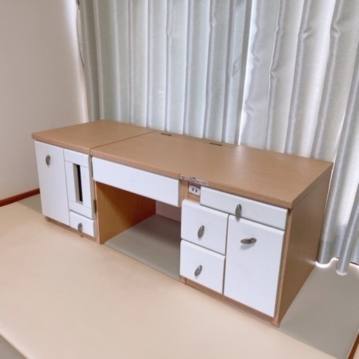 ドレッサー　机　化粧台