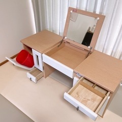 ドレッサー　机　化粧台の画像