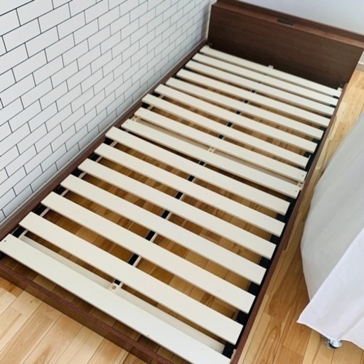 ✨美品✨★シングル★ 棚付きコンセント付き高さ調整すのこベッド
