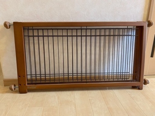 突っ張り式ペットゲート