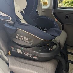 エールベベ　回転するチャイルドシートの画像