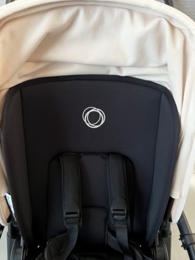 お取引き完了しました^ ^  バガブー  ビー3 bugaboo bee3 ベビーカーです。 色はブラックフレームのオフホワイト