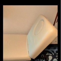 電動昇降機　施術ベットの画像